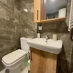 아파트 Urban Living, Modern In The Center Of With Wi-fi, Air Conditioning And Free Parking