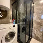 Urban Living, Modern In The Center Of With Wi-fi, Air Conditioning And Free Parking *