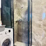 Urban Living, Modern In The Center Of With Wi-fi, Air Conditioning And Free Parking *