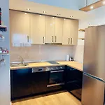 아파트 Urban Living, Modern In The Center Of With Wi-fi, Air Conditioning And Free Parking *