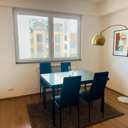 公寓 Urban Living, Modern In The Center Of With Wi-fi, Air Conditioning And Free Parking